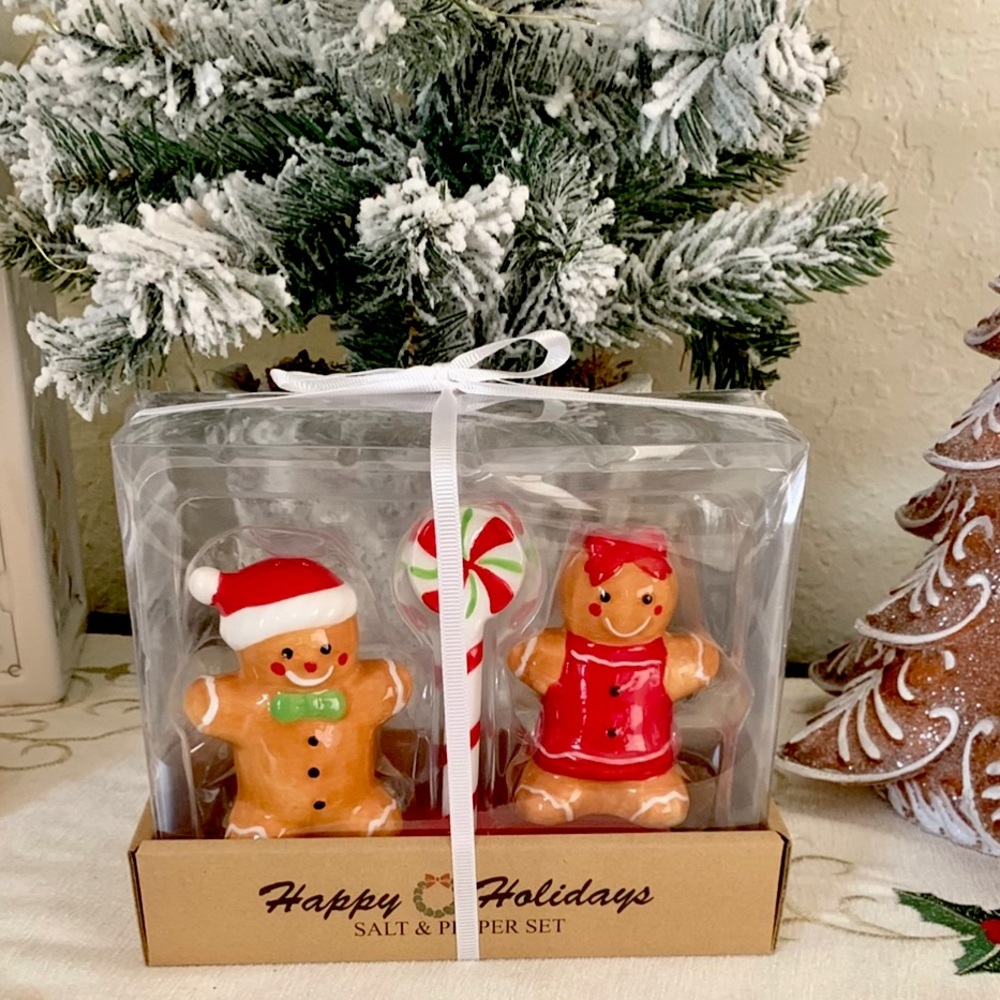 Gingerbread❤️🤎❤️ Salt and Pepper Shakers🤎❤️🤎